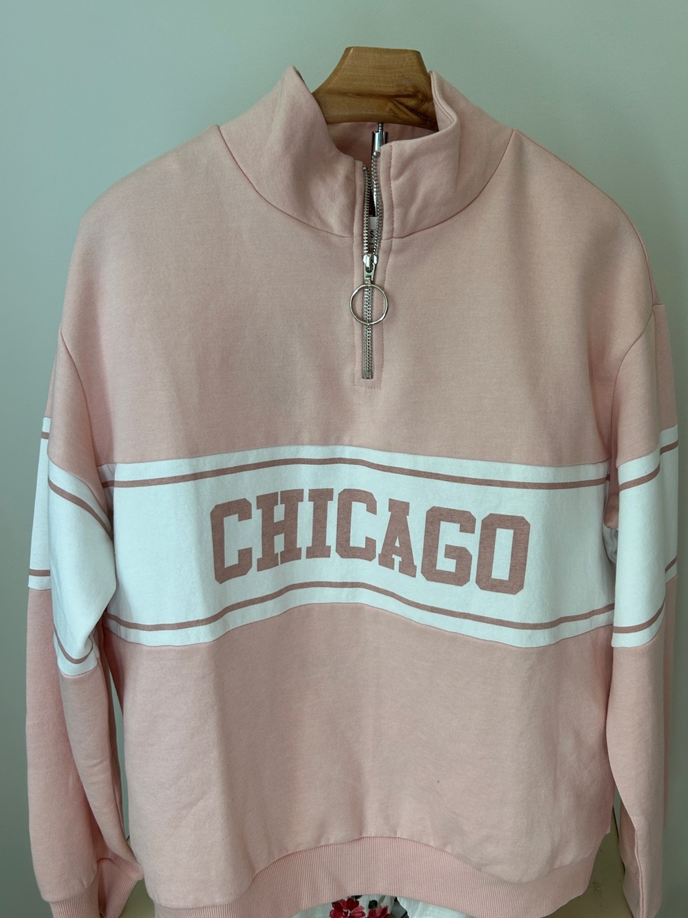 NWT H&M size Small pink Chicago sweatshirt